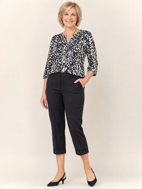 Chicos So Slimming pants cropped pants black size 10 Chicos 1.5